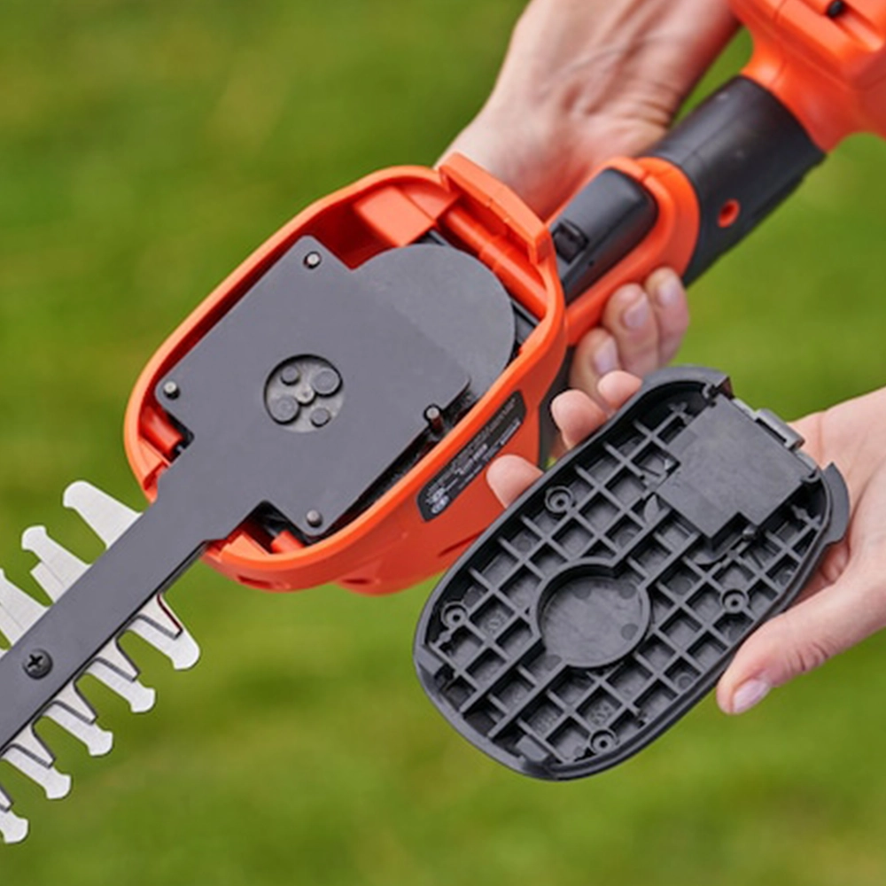 מגזמת שיחים נטענת BCSS18D1-QW מבית Black & Decker