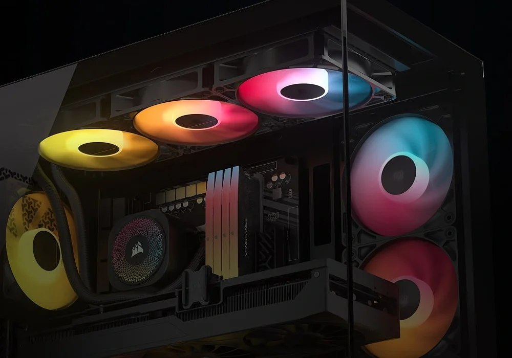 CORSAIR iCUE — שליטה חכמה על תאורה ורכיבי המערכת